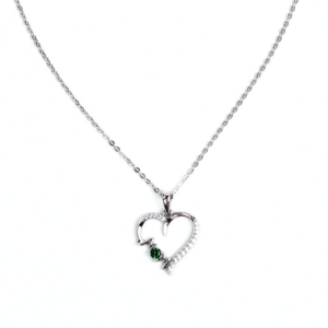 Emerald Sparkling Mom Necklace in 925 silver, a radiant tribute to a mother’s love with heart and emerald accents.